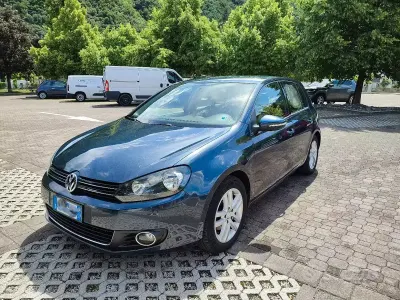 Usata VW Golf VI Highline 105 CV (77 kW) 2010 Blu Utilitaria