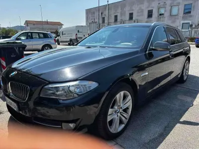 Usata BMW 525 204 CV (150 kW) 2011 Nero Berlina