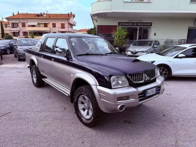 Usata Mitsubishi L200 116 CV (85 kW) 2005 Grigio Pick-up