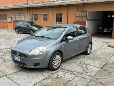 Gebraucht Fiat Punto 90 PS (66 kW) 2008 Grau Kleinwagen