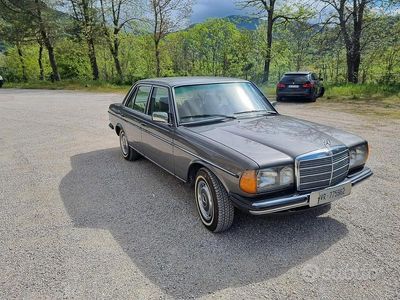 Usata Mercedes 200 1987 Grigio Berlina