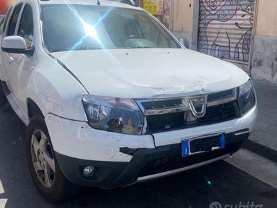 usata Dacia Duster incidentata