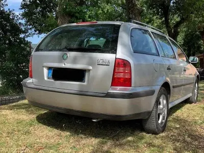 Usata Skoda Octavia 110 CV (80 kW) 1999 Grigio Station wagon