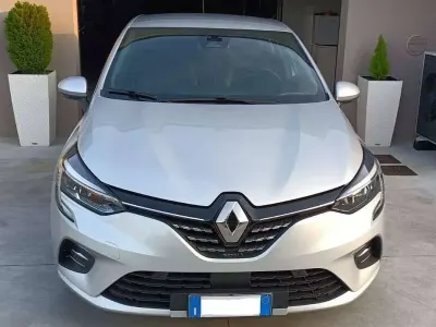 Usata Renault Clio V Intens 91 CV (66 kW) 2022 Argento Berlina