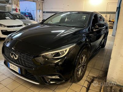 Infiniti Q30