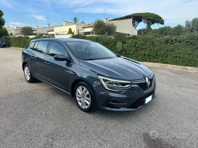 Usata Renault Mégane GrandTour Equilibre 116 CV (85 kW) 2023 Grigio Station wagon