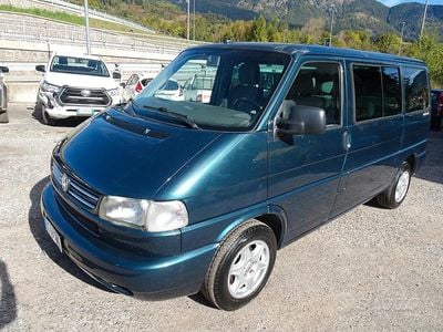 Usata VW Caravelle 102 CV (75 kW) 2002 Verde Monovolume