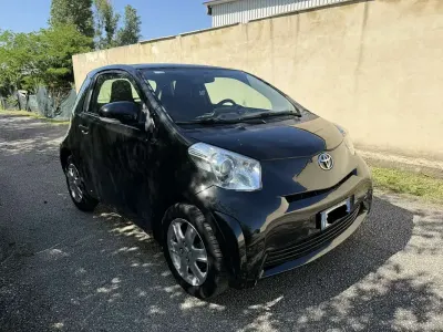 Usata Toyota iQ 68 CV (50 kW) 2009 Nero Utilitaria