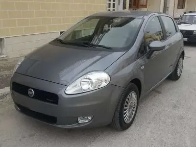 Usata Fiat Grande Punto Dynamic 90 CV (66 kW) 2006 Grigio Utilitaria