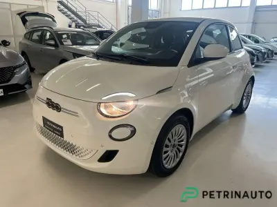Nuova Fiat 500e Tech 42 kW (58 CV) 2026 Ice white SUV