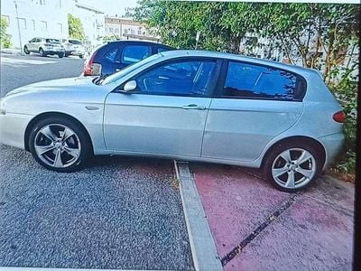 Usata Alfa Romeo 147 Distinctive 120 CV (88 kW) 2006 Grigio Utilitaria