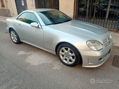 Usata Mercedes SLK200 163 CV (119 kW) 2001 Grigio Cabrio
