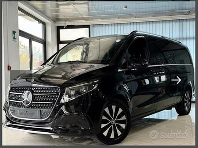 Gebraucht Mercedes V300 239 PS (175 kW) 2024 Schwarz Van / Kleinbus