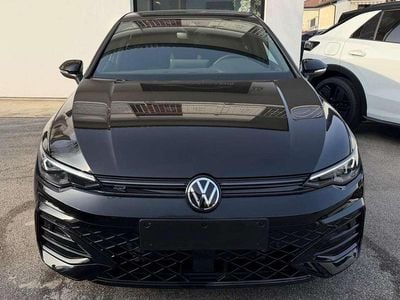 Begagnad VW Golf VIII R-line 150 HK (110 kW) 2025 Svart Sedan