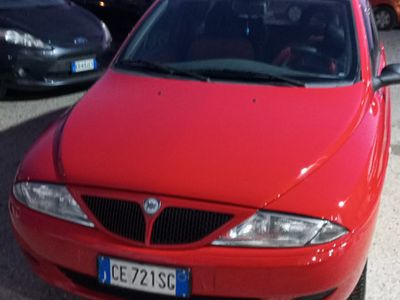 Usata Lancia Ypsilon 80 CV (58 kW) 2002 Rosso Utilitaria