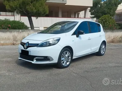 Usata Renault Scenic E-Tech LIMITED 110 CV (80 kW) 2015 Bianco Monovolume