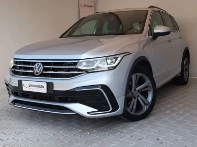 Usata VW Tiguan R-line 150 CV (110 kW) 2022 Grigio SUV
