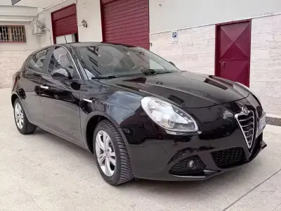 Usata Alfa Romeo Giulietta Distinctive 105 CV (77 kW) 2010 Nero Utilitaria