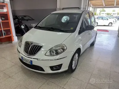 Usata Lancia Musa 77 CV (56 kW) 2012 Bianco Monovolume