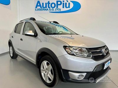 Usata Dacia Sandero Stepway 90 CV (66 kW) 2015 Grigio Berlina