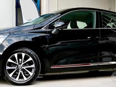 Usata Renault Clio V Intens 100 CV (73 kW) 2020 Nero Utilitaria