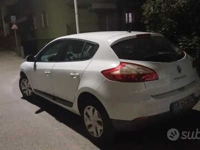 Usata Renault Mégane III 110 CV (80 kW) 2012 Bianco Berlina