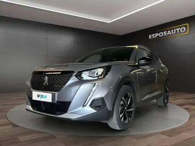 Usata Peugeot 2008 Allure 102 CV (75 kW) 2023 M0f4 grigio artense SUV