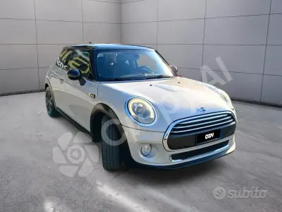 Usata Mini Cooper D 116 CV (85 kW) 2017 Grigio Utilitaria
