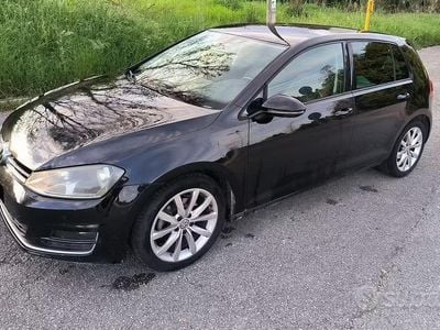 Begagnad VW Golf VII Highline 105 HK (77 kW) 2013 Svart Sedan