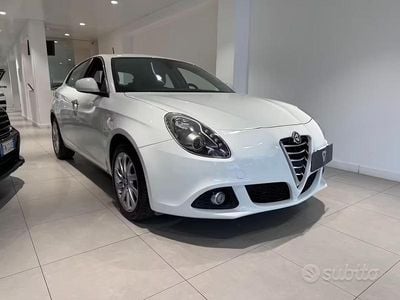 Usata Alfa Romeo Giulietta Distinctive 105 CV (77 kW) 2015 Bianco Utilitaria