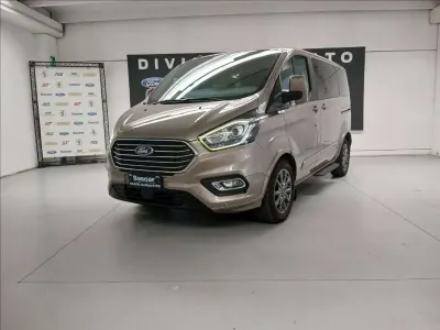 Usata Ford Tourneo Custom Titanium 131 CV (96 kW) 2018 Oro Furgone