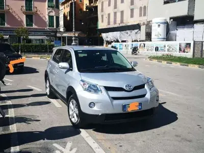 Usata Toyota Urban Cruiser Sol 90 CV (66 kW) 2010 Utilitaria