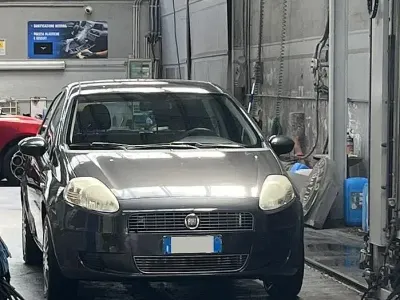 Usata Fiat Grande Punto 77 CV (56 kW) 2009 Grigio Utilitaria