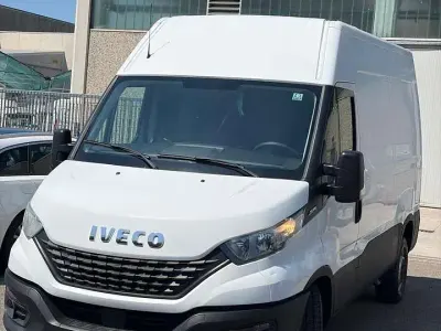 Usata Iveco Daily 116 CV (85 kW) 2020 Bianco Furgone