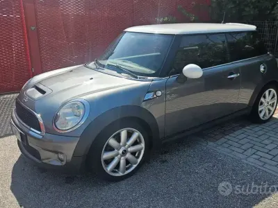 Usata Mini Cooper S 116 CV (85 kW) 2008 Grigio Utilitaria
