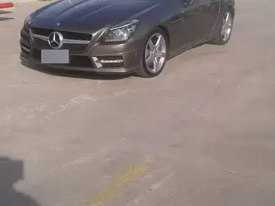 Usata Mercedes SLK350 306 CV (225 kW) 2011 Grigio Cabrio