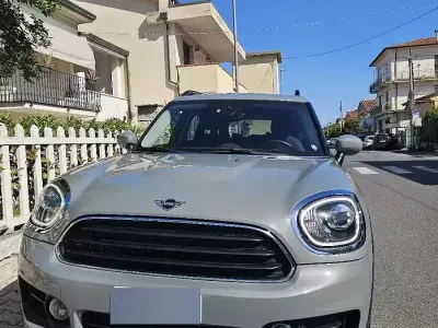 Usata Mini One D Countryman 116 CV (85 kW) 2019 Grigio SUV