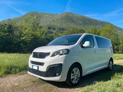 Begagnad Peugeot Traveller 180 HK (132 kW) 2019 Vit Minibuss