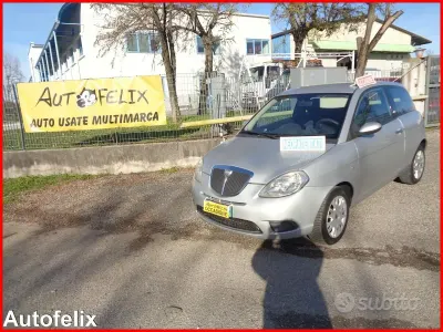 Usata Lancia Ypsilon 60 CV (44 kW) 2008 Grigio Utilitaria