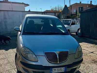 Usata Lancia Ypsilon 2004 Utilitaria
