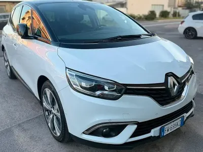 Usata Renault Scénic 120 CV (88 kW) 2019 Bianco Monovolume