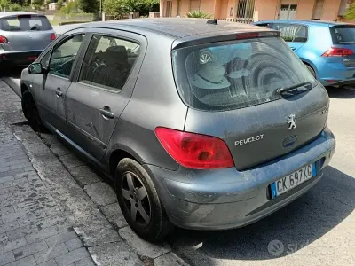 Usata Peugeot 307 109 CV (80 kW) 2004 Grigio Berlina