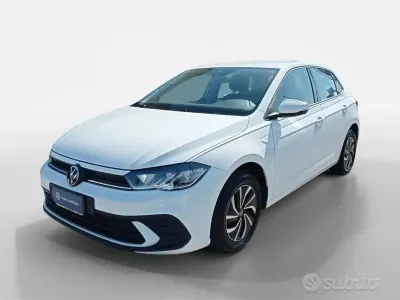 Usata VW Polo Life 95 CV (69 kW) 2023 Bianco Utilitaria