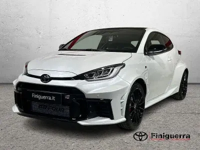 Nuova Toyota Yaris Aero 280 CV (205 kW) 2026 Bianco Utilitaria