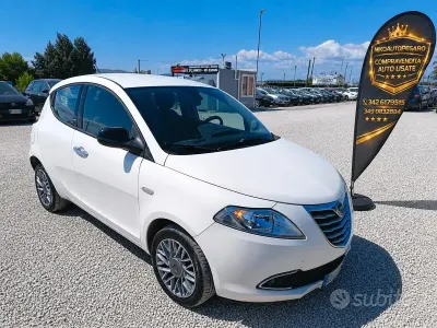 Usata Lancia Ypsilon Silver 69 CV (50 kW) 2012 Bianco Utilitaria