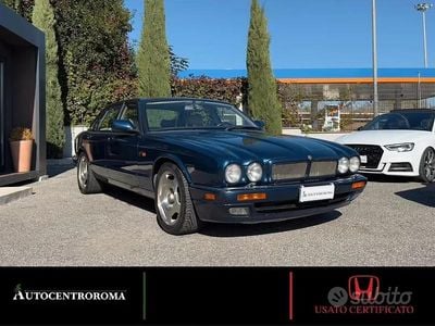 Usata Jaguar XJR 325 CV (239 kW) 1995 Verde Berlina