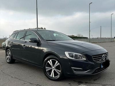 Usata Volvo V60 Summum 190 CV (139 kW) 2015 Grigio Station wagon
