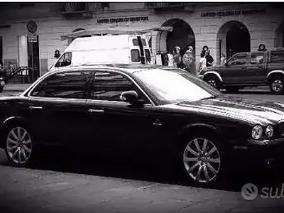 Usata Jaguar XJ Sovereign 207 CV (152 kW) 2009 Nero Berlina
