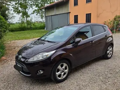 Usata Ford Fiesta Titanium 97 CV (71 kW) 2010 Utilitaria