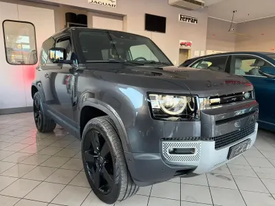 Usata Land Rover Defender SE Dynamic 248 CV (182 kW) 2022 Grigio SUV